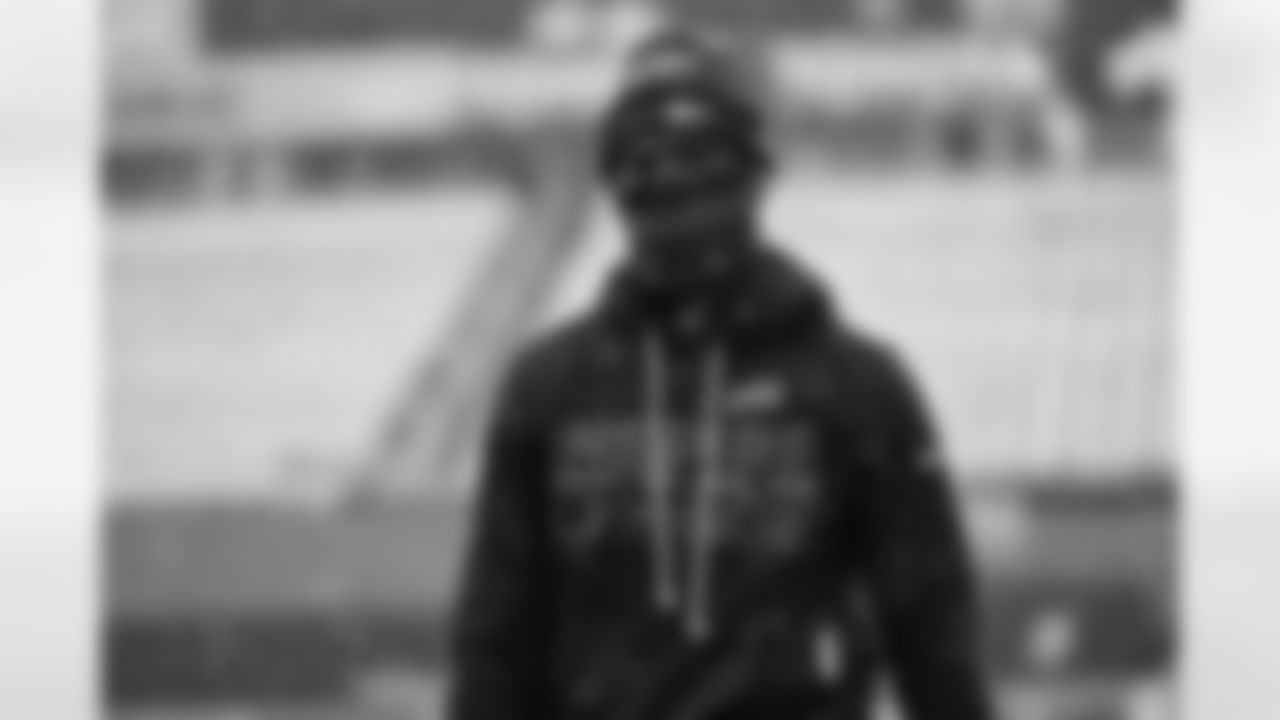 New England Patriots vs Buffalo Bills, Regular Season, December 14, 2025 at Gillette Stadium.