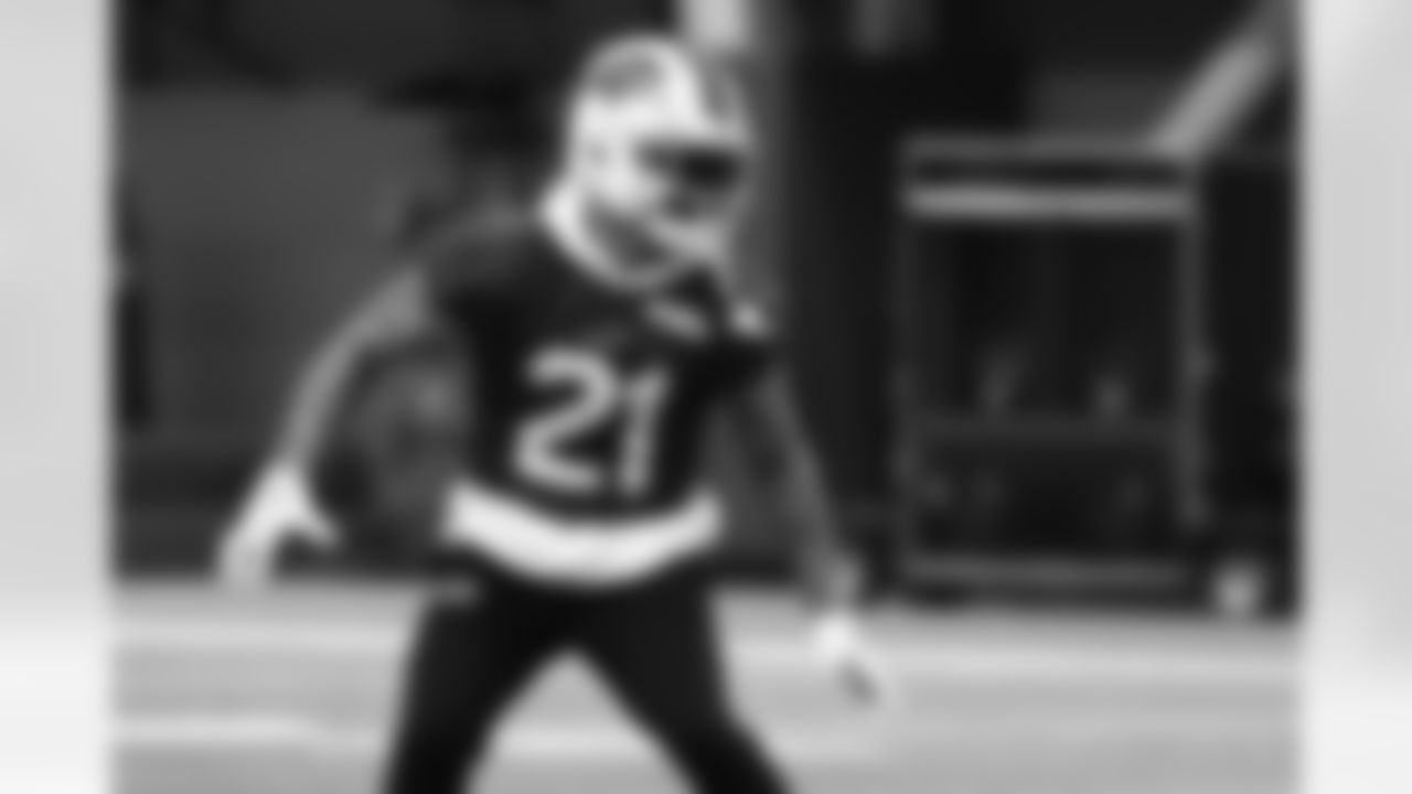 Jordan Poyer (21). Buffalo Bills Wild Card Week Friday Practice, January 09, 2026 at Buffalo Bills Training Center.