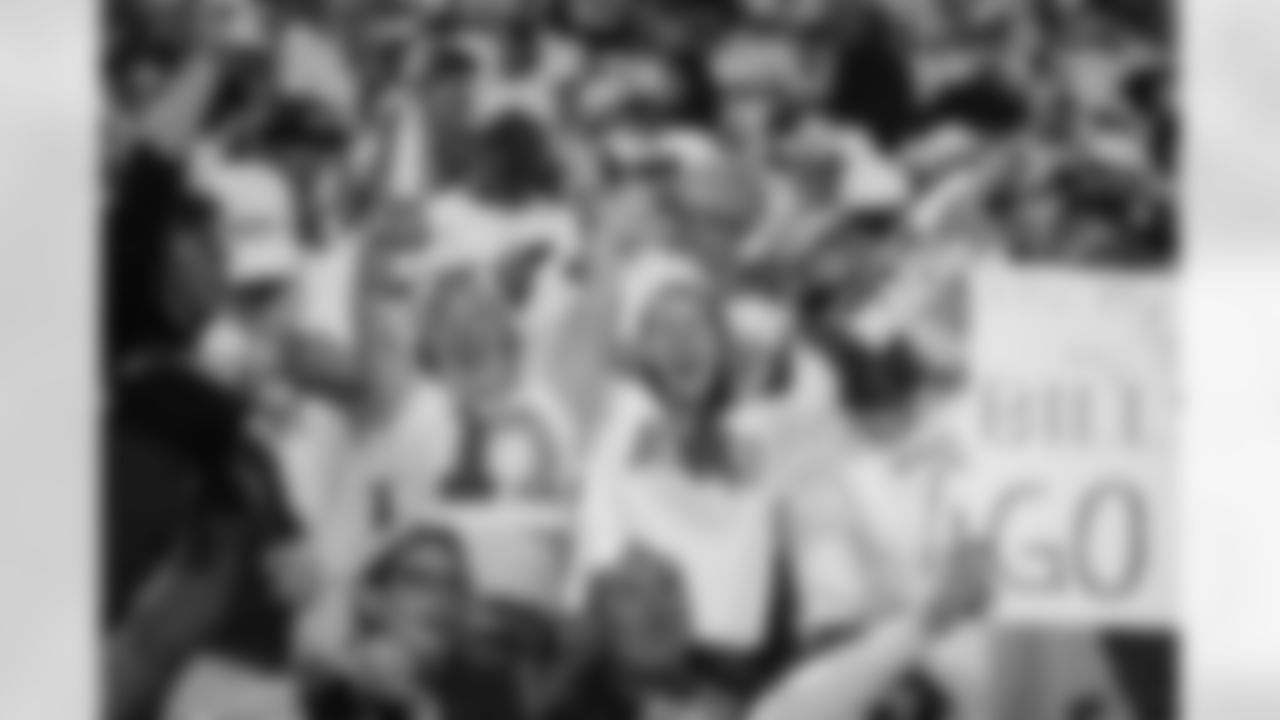 Buffalo Bills vs New England Patriots, Regular Season, October 05, 2025 at Highmark Stadium.