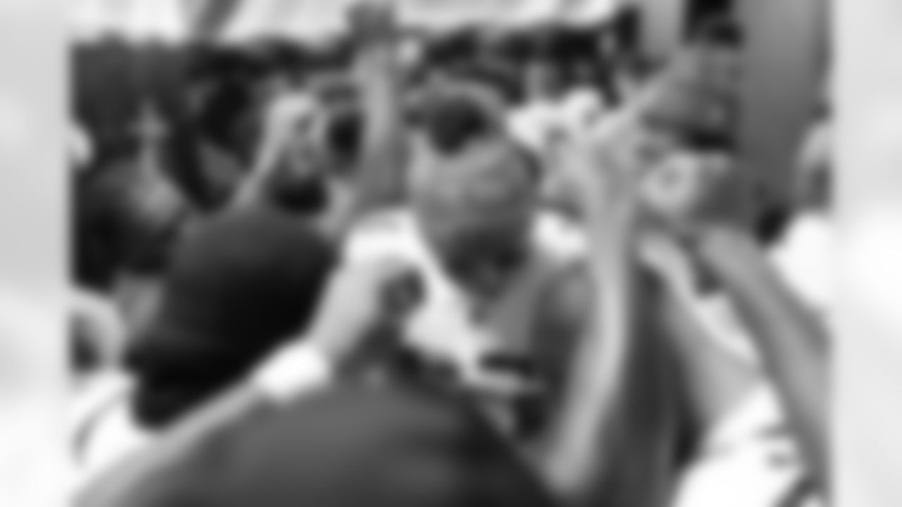 Buffalo Bills vs Tampa Bay Buccaneers, Regular Season, November 16, 2025 at Highmark Stadium.