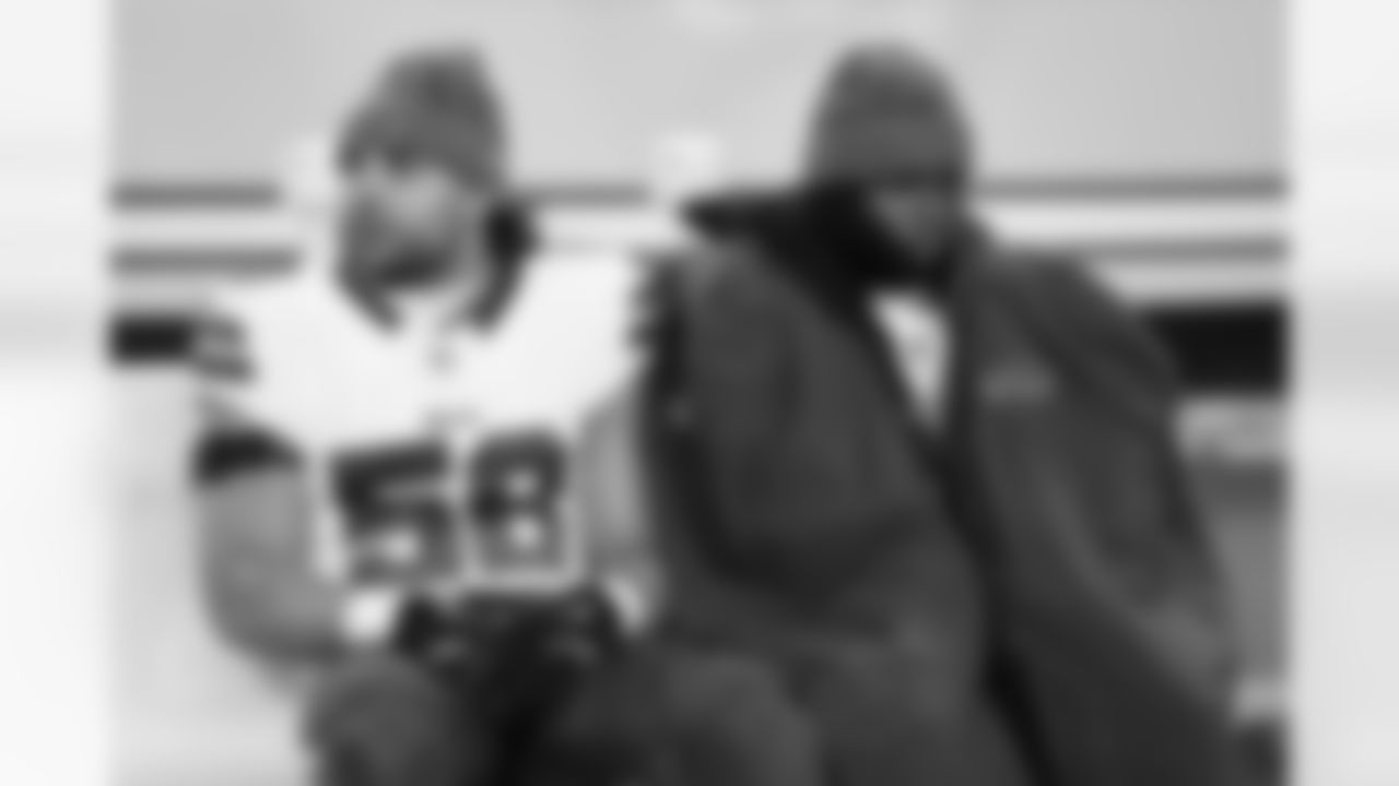 Pittsburgh Steelers vs Buffalo Bills, Regular Season, November 30, 2025 at Acrisure Stadium.