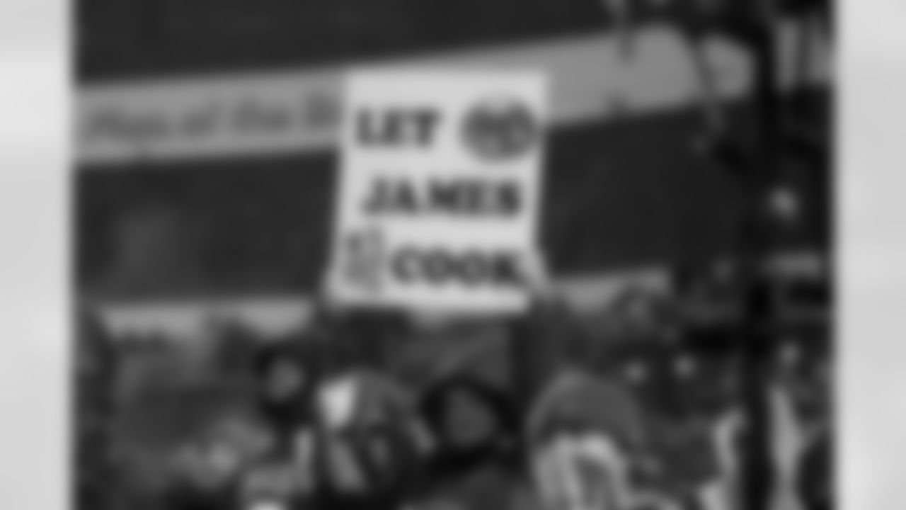 Buffalo Bills vs Philadelphia Eagles, Regular Season, December 28, 2025 at Highmark Stadium.