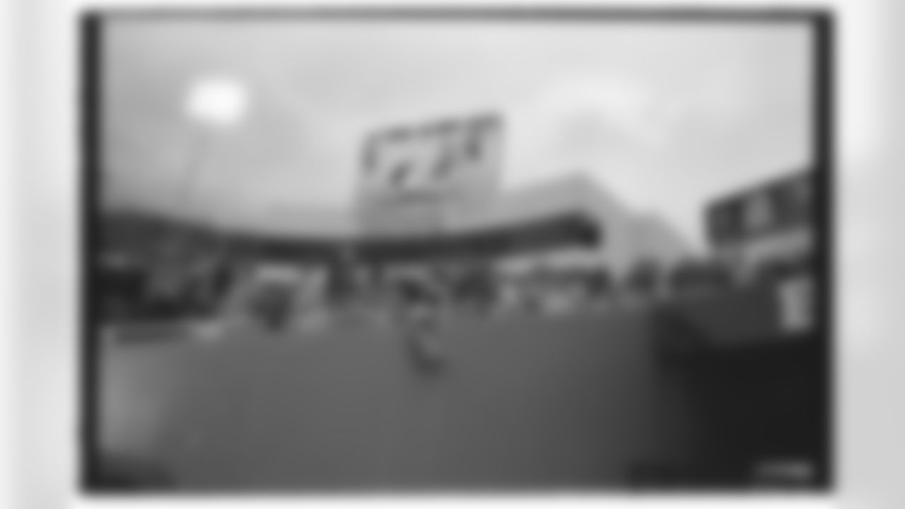 Buffalo Bills vs Tampa Bay Buccaneers, Regular Season, November 17, 2025 at Highmark Stadium.