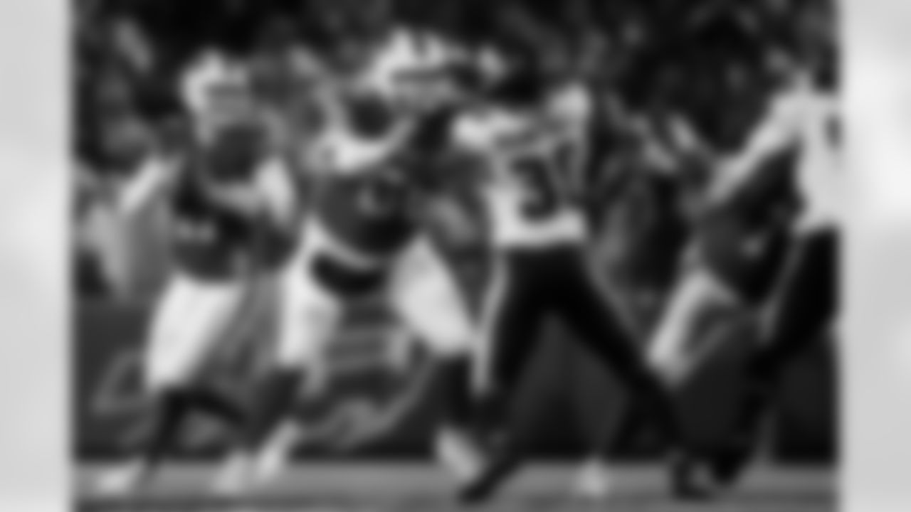 Buffalo Bills vs Philadelphia Eagles, Regular Season, December 28, 2025 at Highmark Stadium.