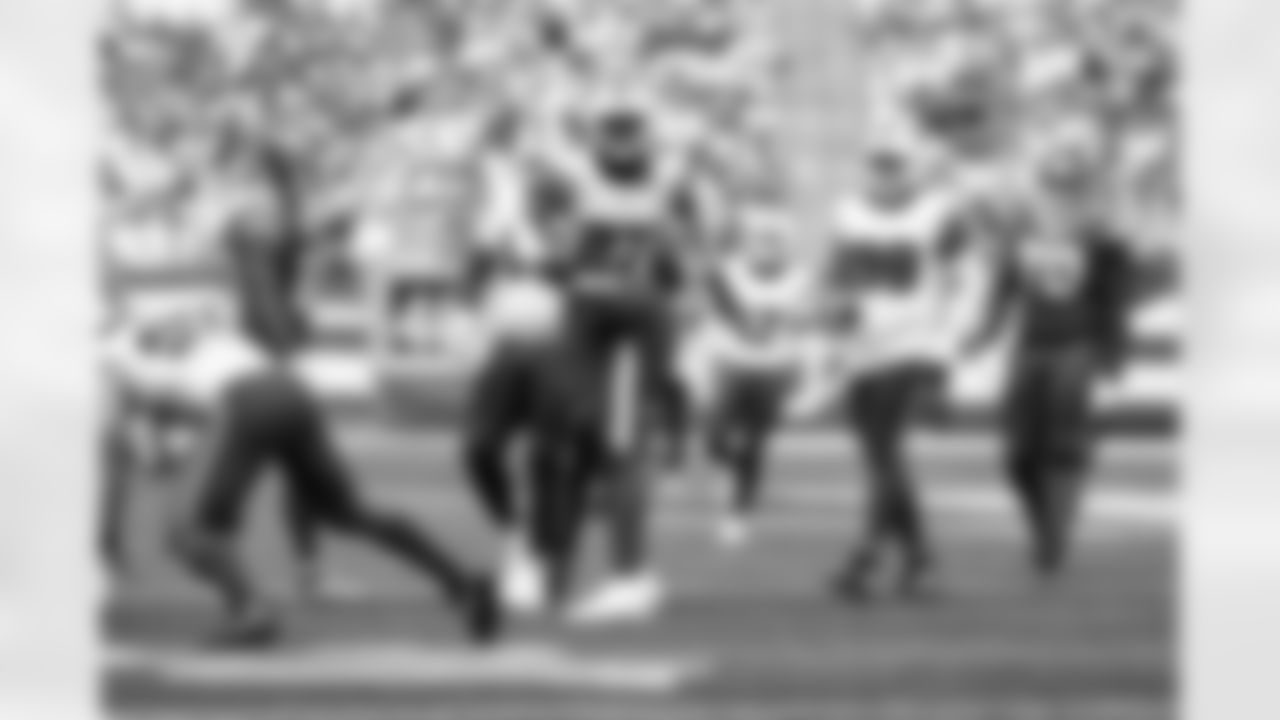 New York Jets vs Buffalo Bills, Regular Season, September 14, 2025 at Metlife Stadium.