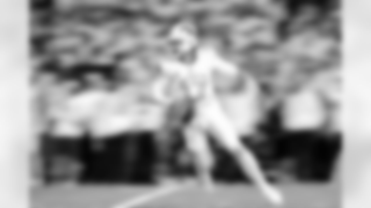 Josh Allen (17). Buffalo Bills vs New England Patriots, Regular Season, October 05, 2025 at Highmark Stadium.