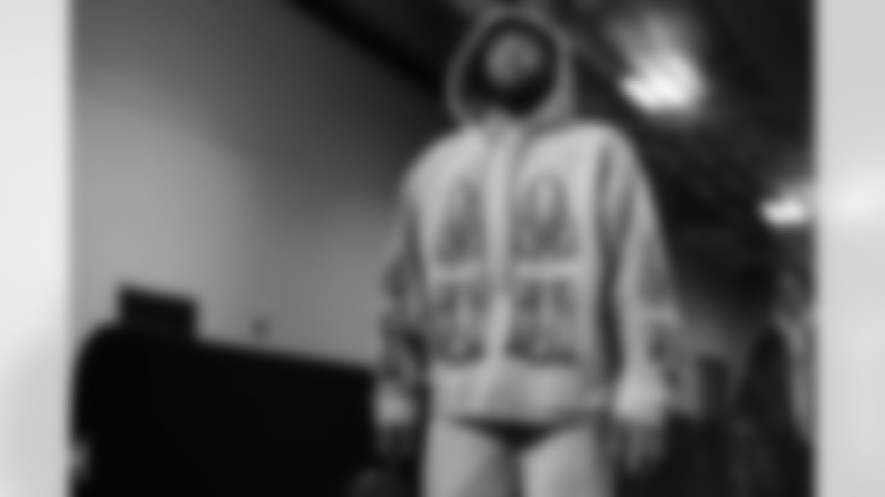 Pittsburgh Steelers vs Buffalo Bills, Regular Season, November 30, 2025 at Acrisure Stadium.