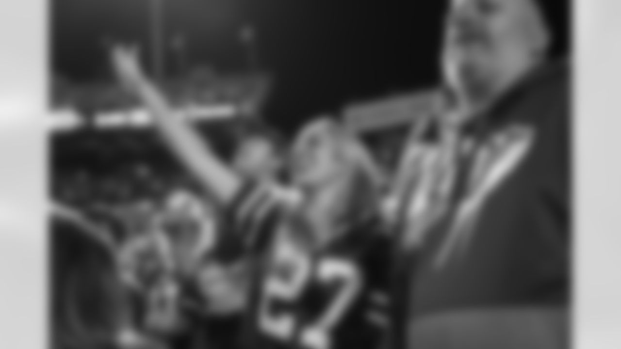 Buffalo Bills vs Miami Dolphins, Regular Season, September 17, 2025 at Highmark Stadium.