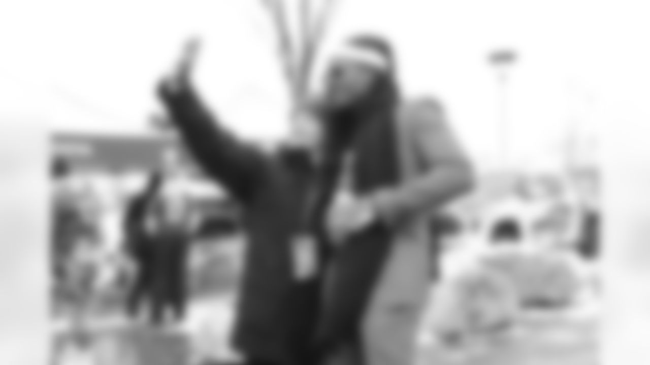 Buffalo Bills vs Cincinnati Bengals, Regular Season, December 07, 2025 at Highmark Stadium.