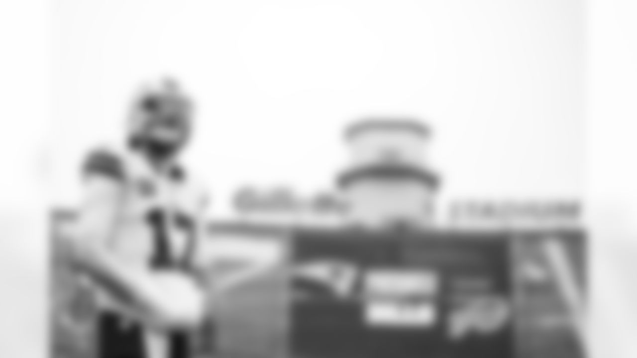 New England Patriots vs Buffalo Bills, Regular Season, December 14, 2025 at Gillette Stadium.