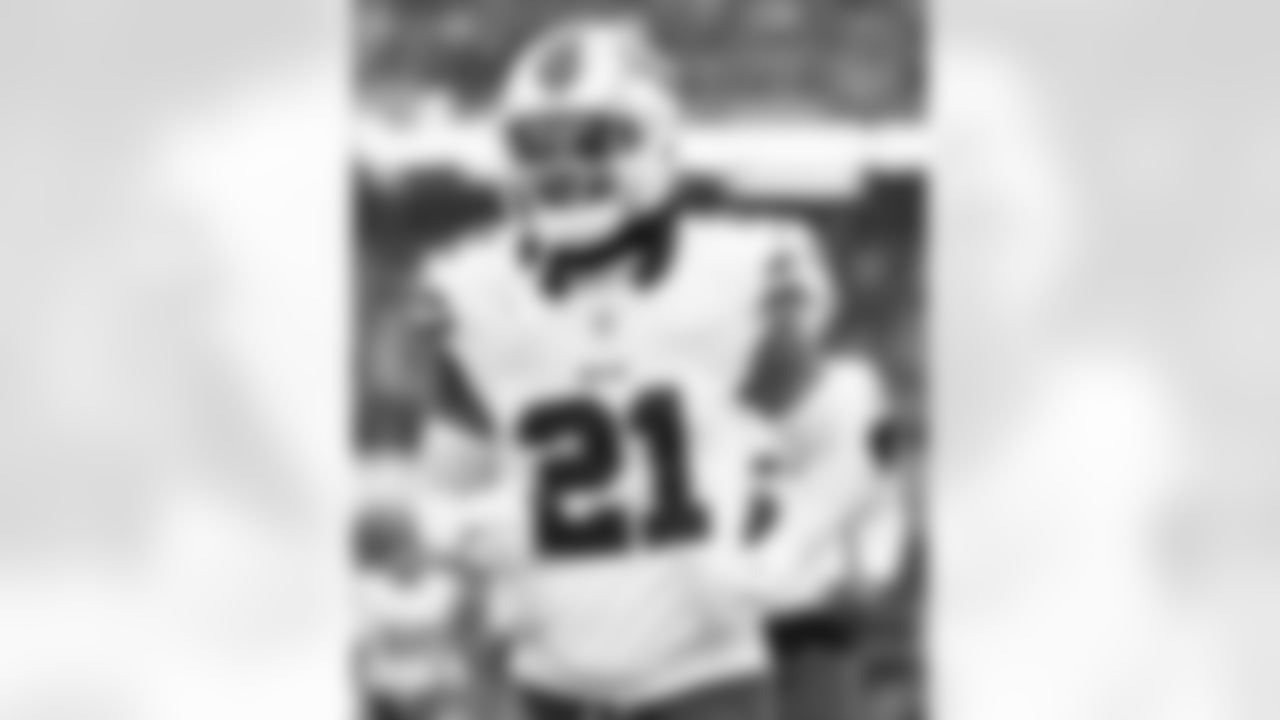 New England Patriots vs Buffalo Bills, Regular Season, December 14, 2025 at Gillette Stadium.