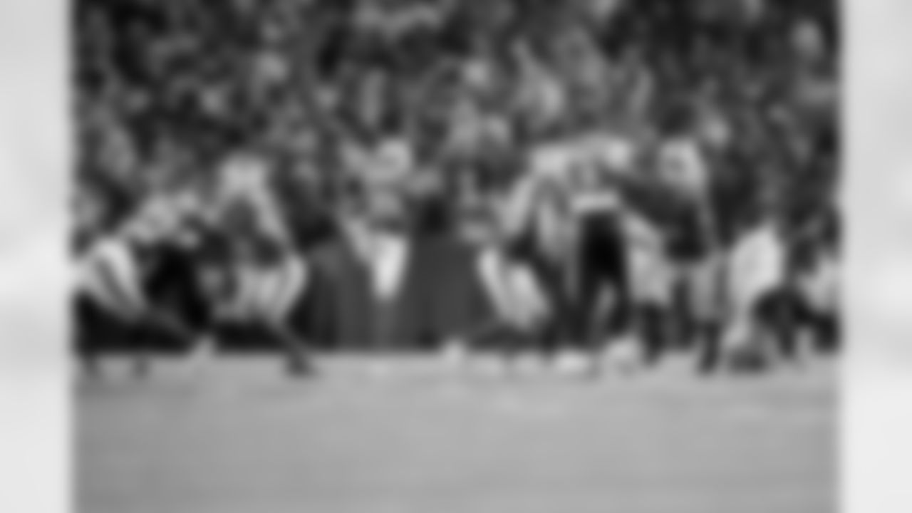 Buffalo Bills vs Philadelphia Eagles, Regular Season, December 28, 2025 at Highmark Stadium.