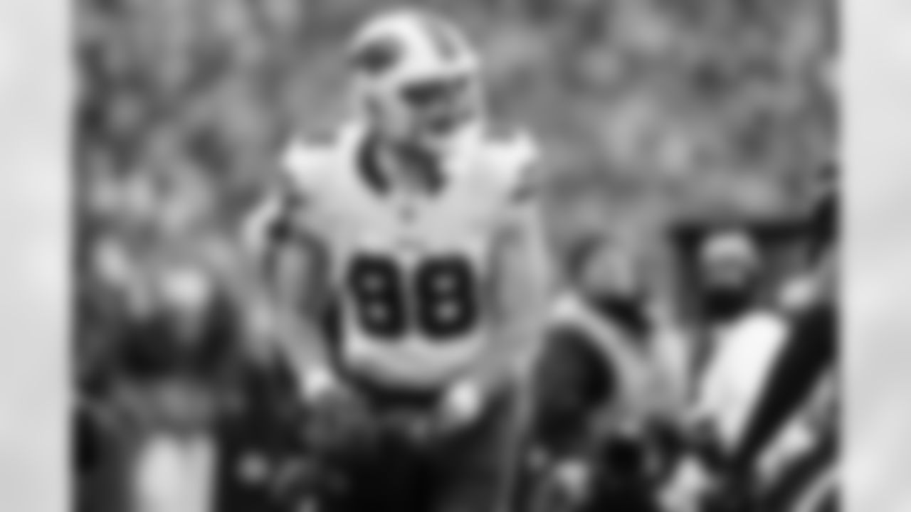 New England Patriots vs Buffalo Bills, Regular Season, December 14, 2025 at Gillette Stadium.