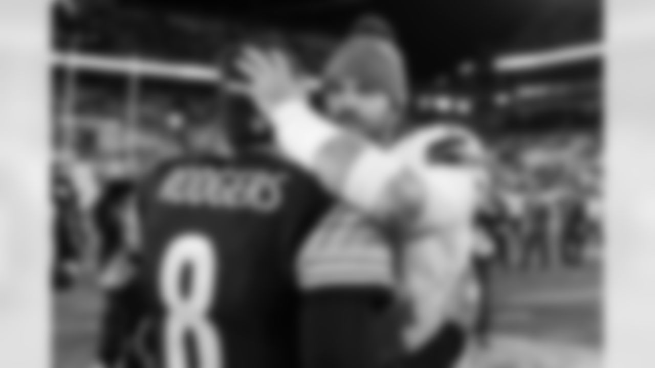 Pittsburgh Steelers vs Buffalo Bills, Regular Season, November 30, 2025 at Acrisure Stadium.