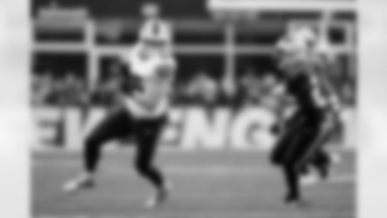 New England Patriots vs Buffalo Bills, Regular Season, December 14, 2025 at Gillette Stadium.