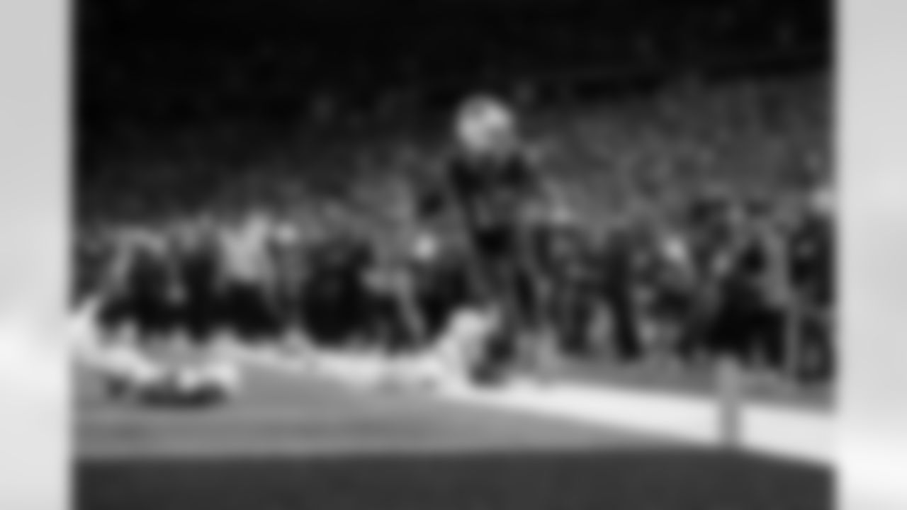 Buffalo Bills vs Miami Dolphins, Regular Season, September 18, 2025 at Highmark Stadium.