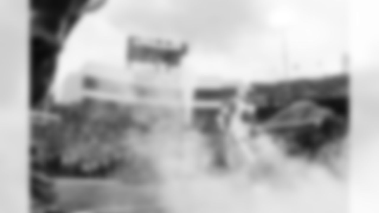 Buffalo Bills vs Tampa Bay Buccaneers, Regular Season, November 16, 2025 at Highmark Stadium.