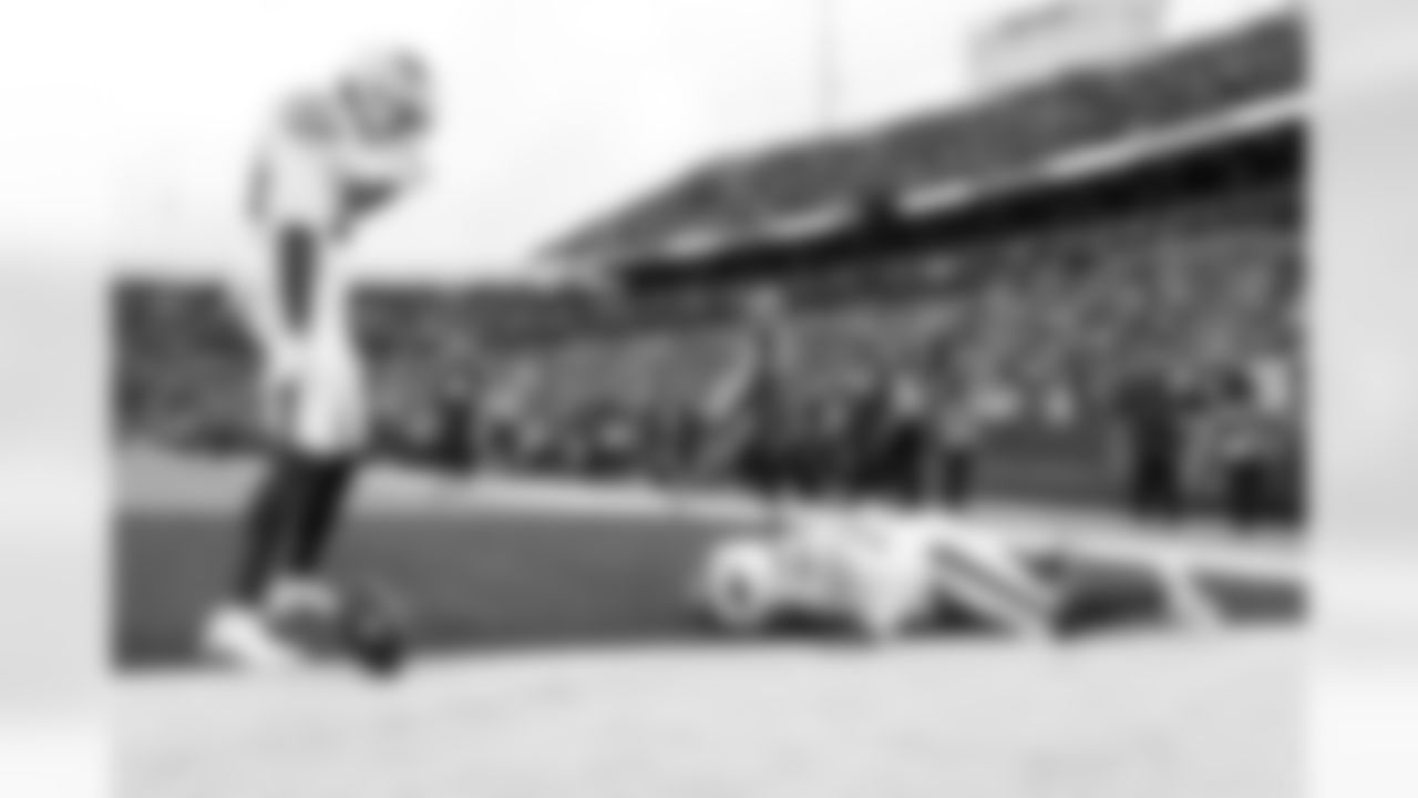 Buffalo Bills vs Tampa Bay Buccaneers, Regular Season, November 16, 2025 at Highmark Stadium.