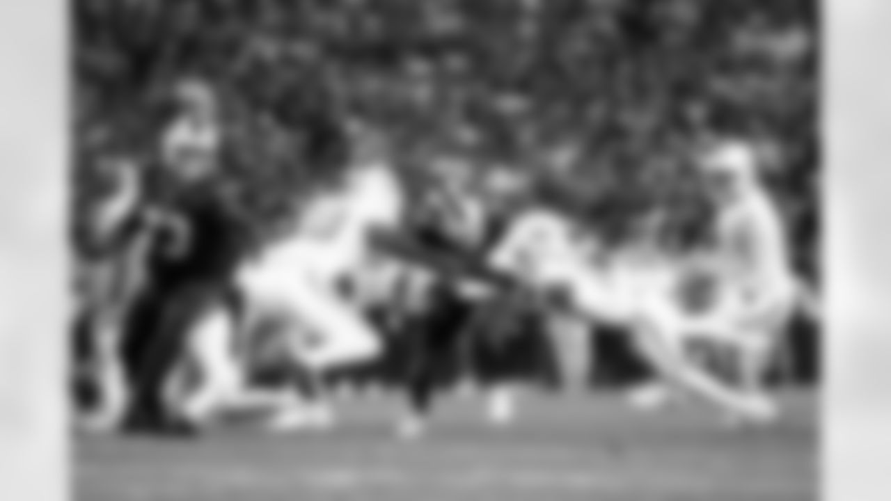 Buffalo Bills vs Miami Dolphins, Regular Season, September 18, 2025 at Highmark Stadium.