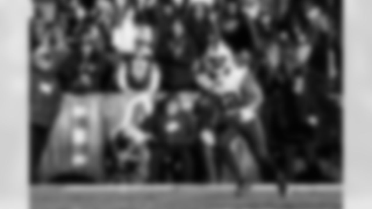 Cleveland Browns vs Buffalo Bills, Regular Season, December 21, 2025 at Huntington Bank Field.