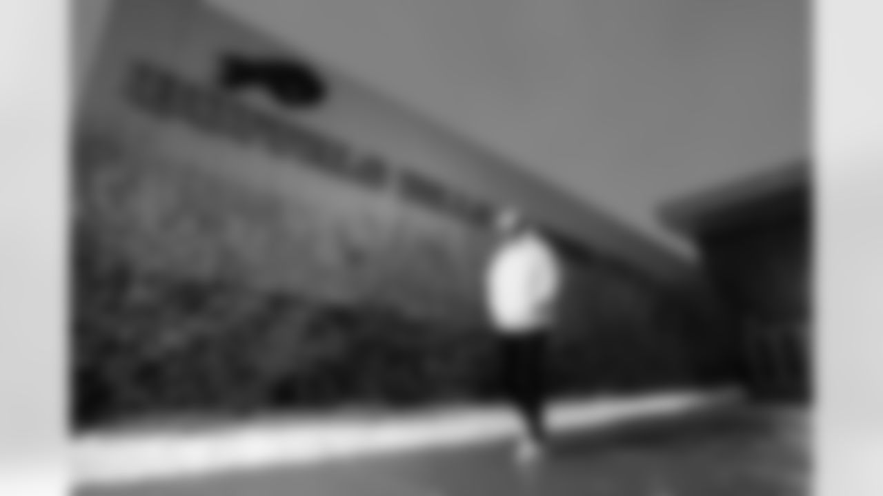 Josh Allen (17). Buffalo Bills vs Cincinnati Bengals, Regular Season, December 07, 2025 at Highmark Stadium.