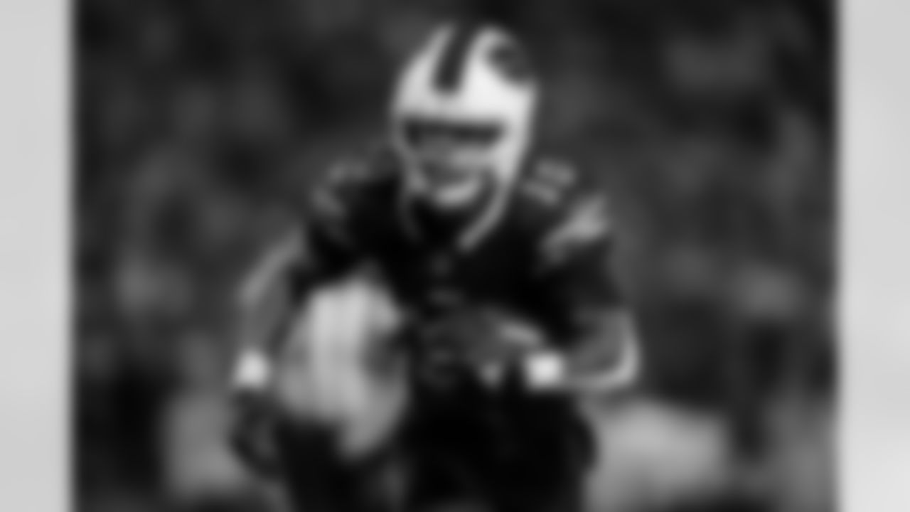 Buffalo Bills vs Miami Dolphins, Regular Season, September 18, 2025 at Highmark Stadium.