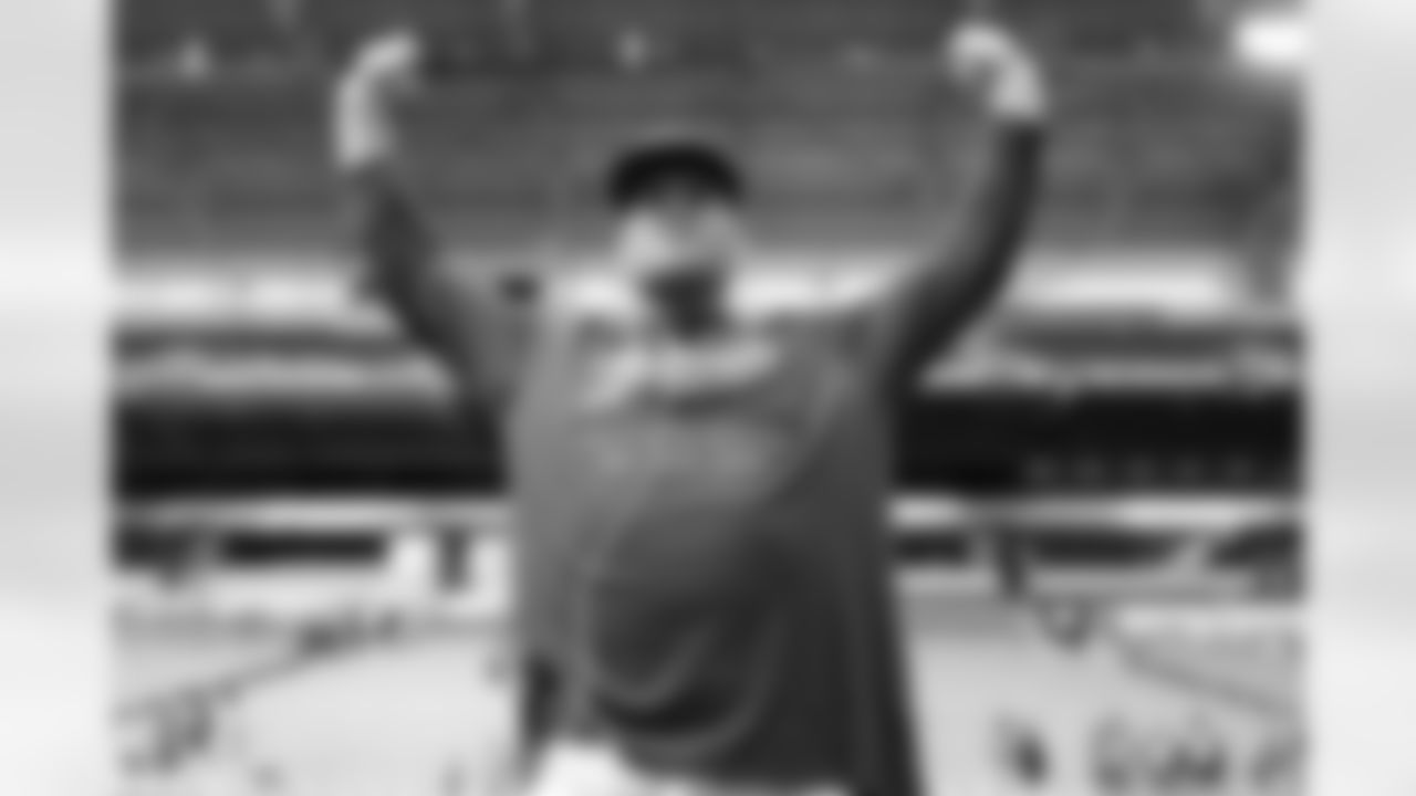 Spencer Brown (79). Miami Dolphins vs Buffalo Bills, Regular Season, November 09, 2025 at Hard Rock Stadium.