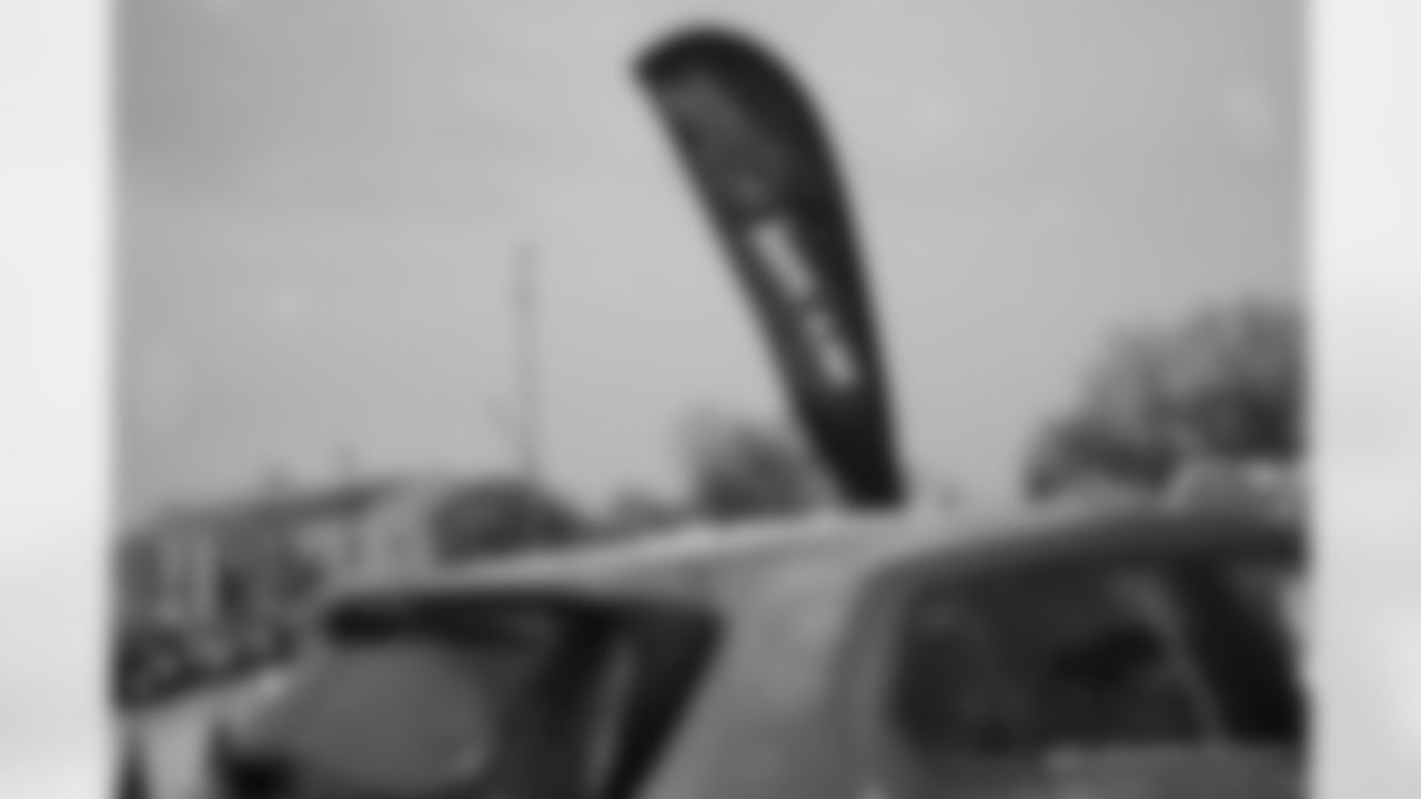 Dion's Dreamers Food Giveaway, December 09, 2025 at the Salvation Army.