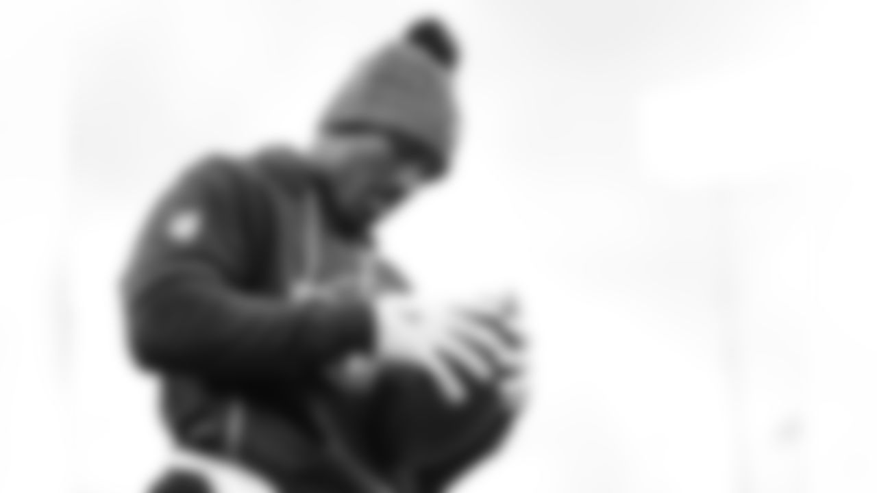 Buffalo Bills vs Tampa Bay Buccaneers, Regular Season, November 16, 2025 at Highmark Stadium.