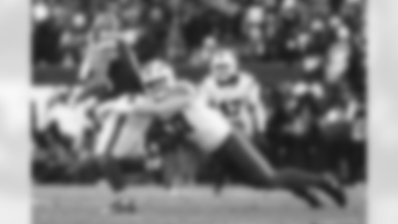 Cleveland Browns vs Buffalo Bills, Regular Season, December 21, 2025 at Huntington Bank Field.