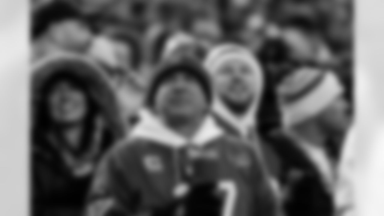 Buffalo Bills vs Tampa Bay Buccaneers, Regular Season, November 16, 2025 at Highmark Stadium.