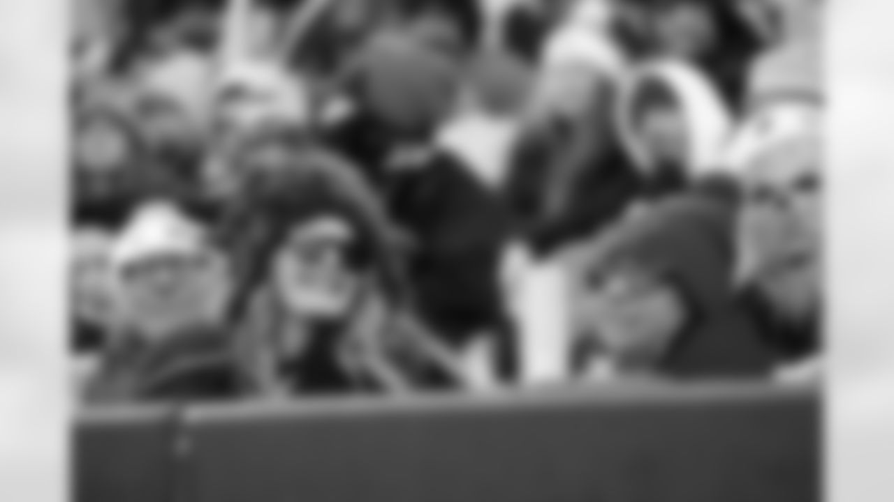 Cleveland Browns vs Buffalo Bills, Regular Season, December 21, 2025 at Huntington Bank Field.