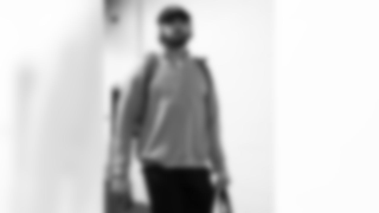 Pittsburgh Steelers vs Buffalo Bills, Regular Season, November 30, 2025 at Acrisure Stadium.