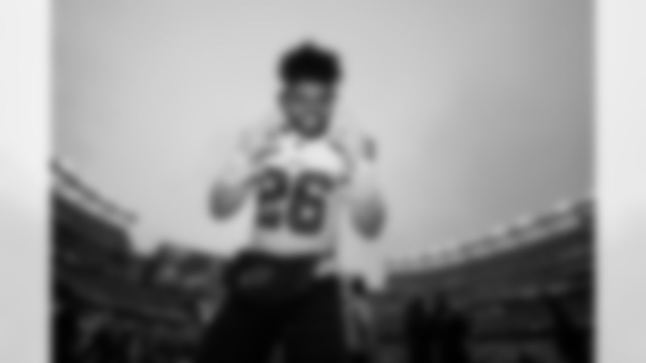 New England Patriots vs Buffalo Bills, Regular Season, December 14, 2025 at Gillette Stadium.