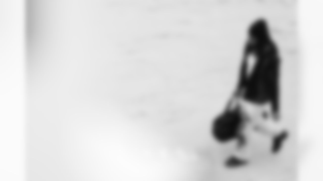 James Cook (4). Buffalo Bills travel to Cleveland, December 20, 2025 at Buffalo Niagara International Airport.