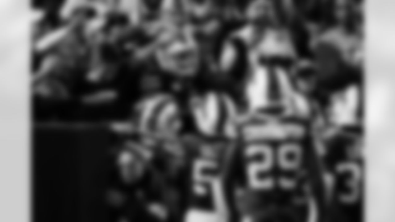 Buffalo Bills vs Miami Dolphins, Regular Season, September 18, 2025 at Highmark Stadium.