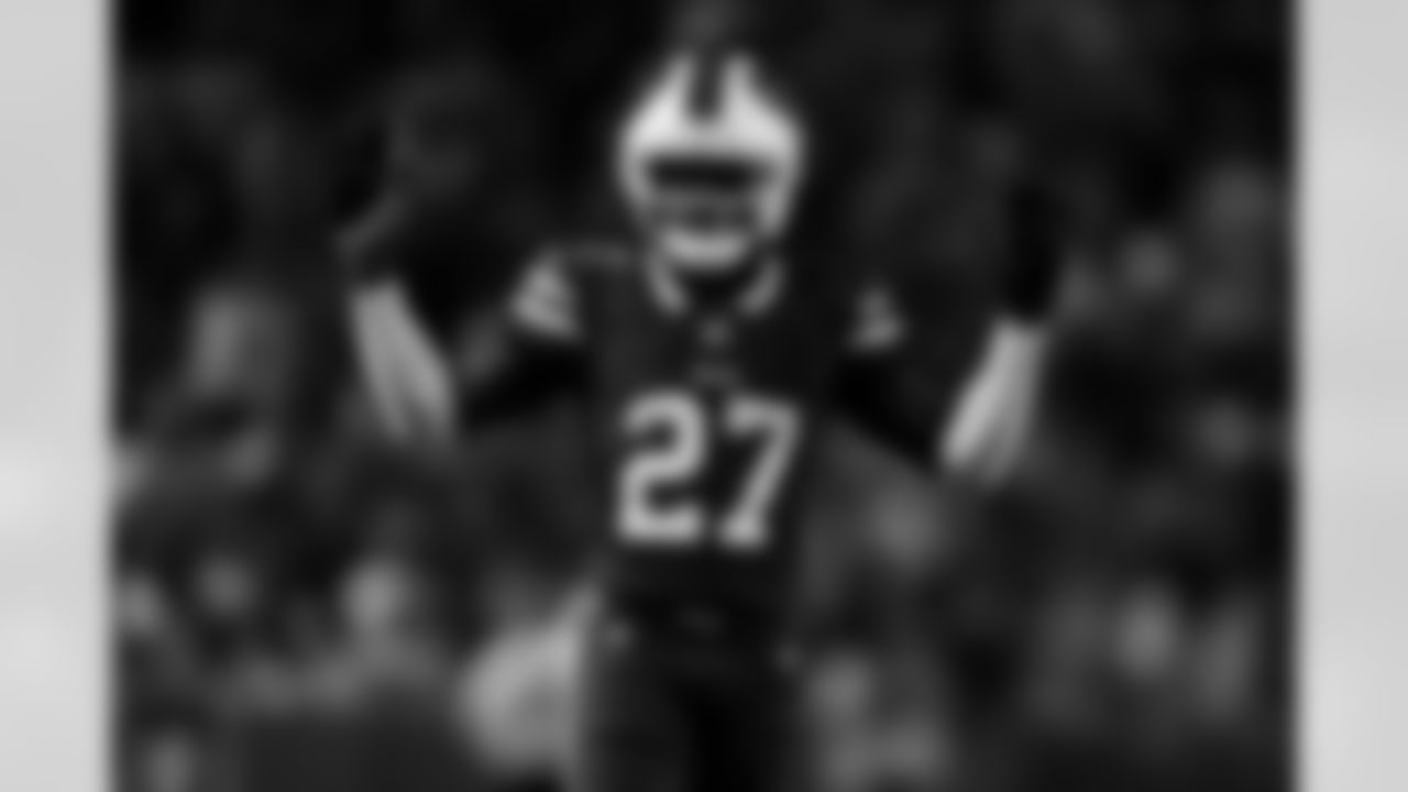 Buffalo Bills vs Miami Dolphins, Regular Season, September 18, 2025 at Highmark Stadium.