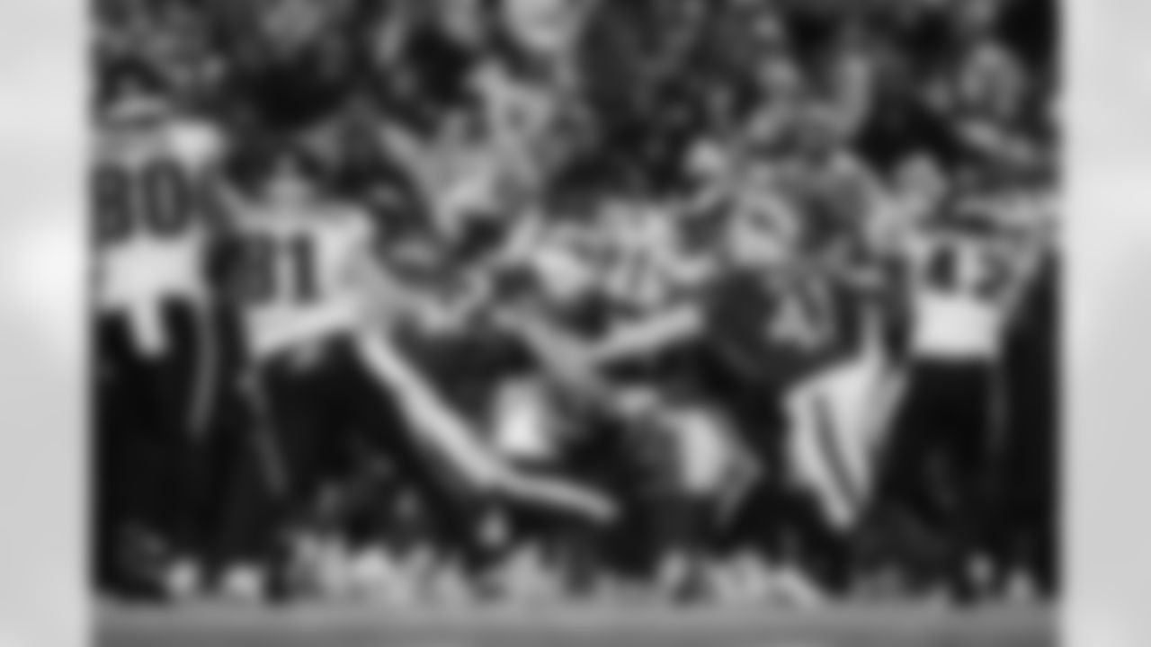 Buffalo Bills vs Philadelphia Eagles, Regular Season, December 28, 2025 at Highmark Stadium.