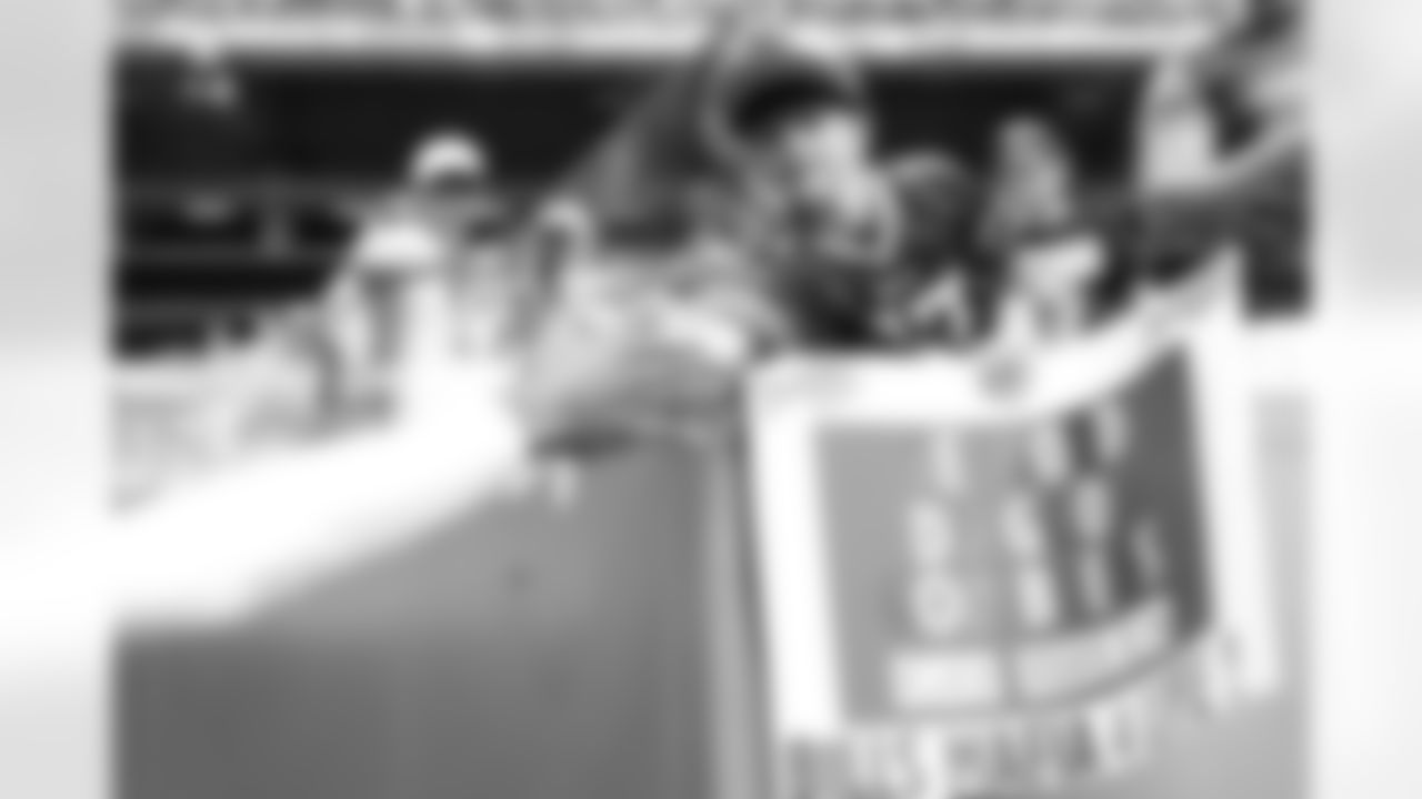 Miami Dolphins vs Buffalo Bills, Regular Season, November 09, 2025 at Hard Rock Stadium.