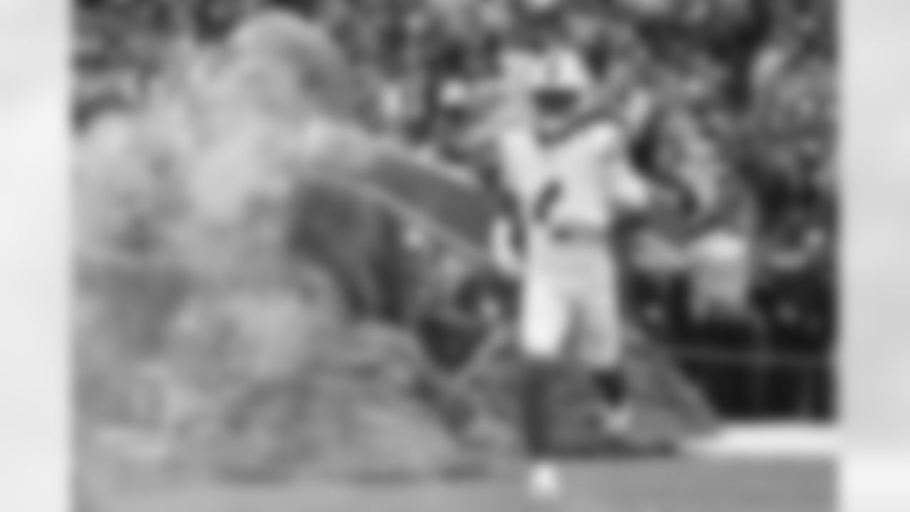 Buffalo Bills vs Tampa Bay Buccaneers, Regular Season, November 16, 2025 at Highmark Stadium.