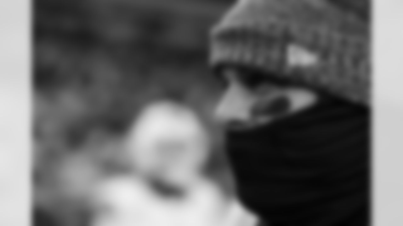 Pittsburgh Steelers vs Buffalo Bills, Regular Season, November 30, 2025 at Acrisure Stadium.