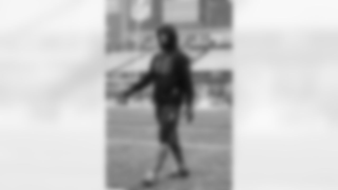 New England Patriots vs Buffalo Bills, Regular Season, December 14, 2025 at Gillette Stadium.