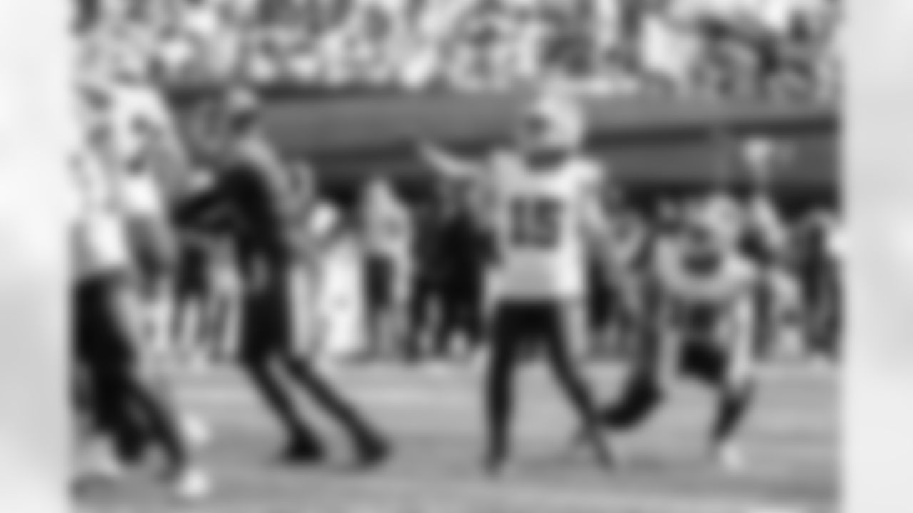 New York Jets vs Buffalo Bills, Regular Season, September 14, 2025 at Metlife Stadium.