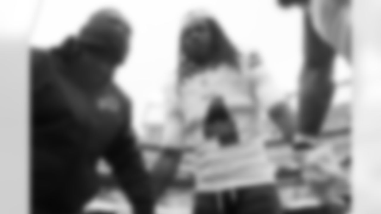 New England Patriots vs Buffalo Bills, Regular Season, December 14, 2025 at Gillette Stadium.