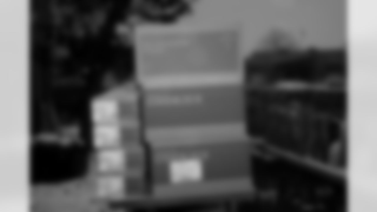 Dion's Dreamers Food Giveaway, December 09, 2025 at the Salvation Army.