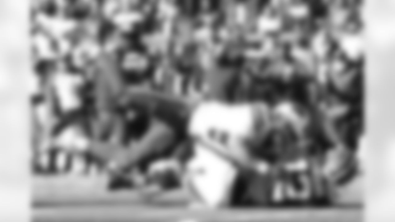 Cleveland Browns vs Buffalo Bills, Regular Season, December 21, 2025 at Huntington Bank Field.