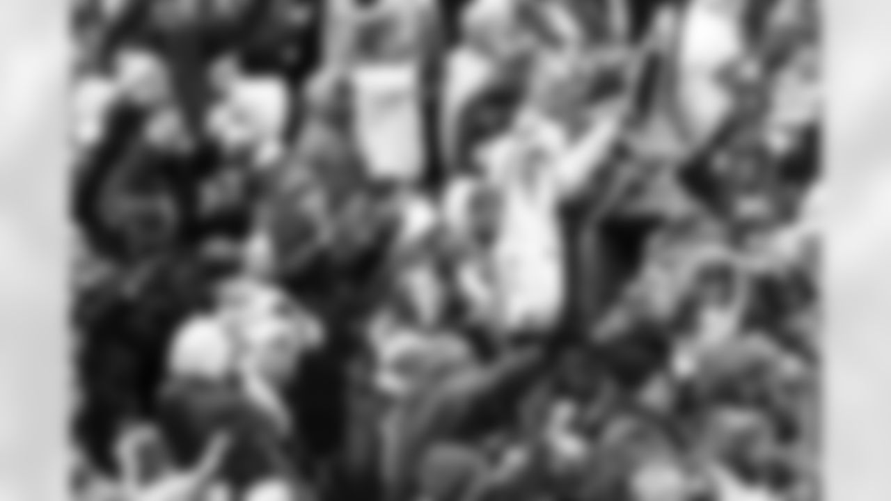 Buffalo Bills vs Tampa Bay Buccaneers, Regular Season, November 16, 2025 at Highmark Stadium.