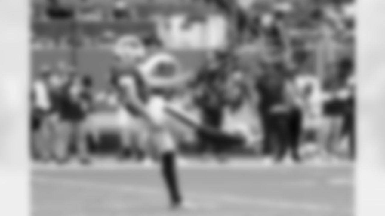 Miami Dolphins vs Buffalo Bills, Regular Season, November 09, 2025 at Hard Rock Stadium.