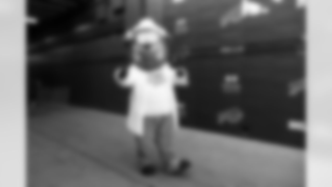 Buffalo Bills vs New England Patriots, Regular Season, October 05, 2025 at Highmark Stadium.