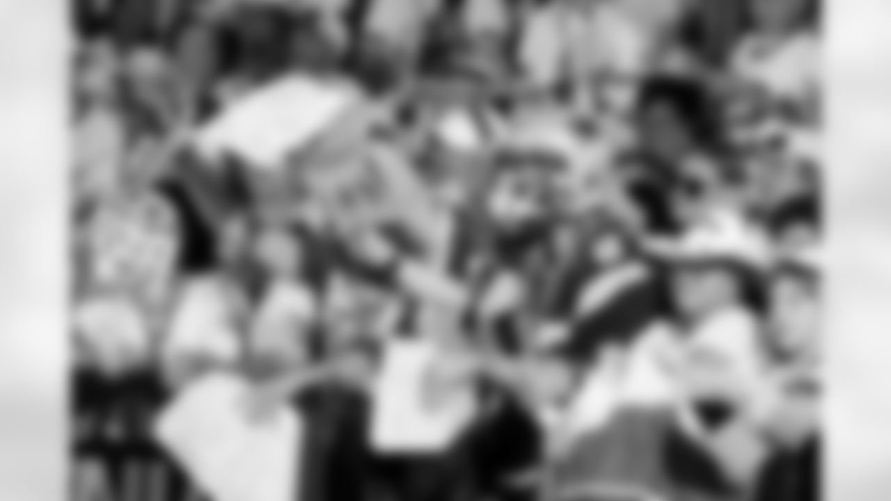 Buffalo Bills vs New England Patriots, Regular Season, October 05, 2025 at Highmark Stadium.